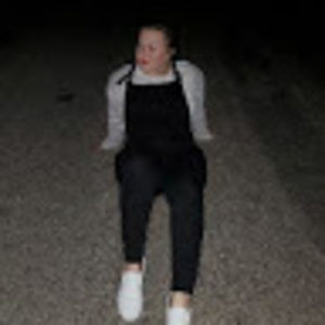 Meet your Posher, Chloe